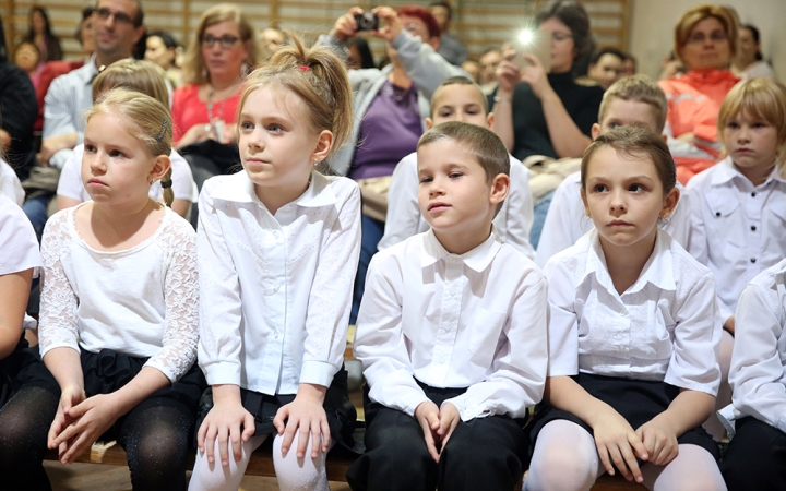 Elsősavató a Petőfiben - fotó: Sándor Judit