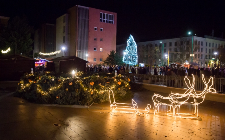 Az Adventi Forgatag nyitónapja - fotó: Ónodi Zoltán