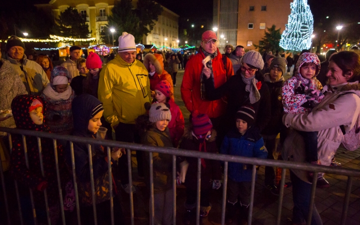Az Adventi Forgatag nyitónapja - fotó: Ónodi Zoltán