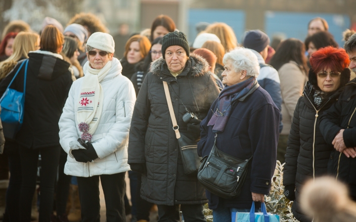 Nemzeti Gyásznap - Gyertyagyújtás a főtéren - fotó: Ónodi Zoltán