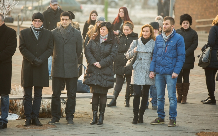 Nemzeti Gyásznap - Gyertyagyújtás a főtéren - fotó: Ónodi Zoltán