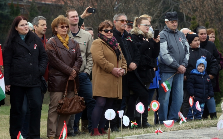 Március 15. - Ünnepség és koszorúzás a &#039;48-as emlékműnél - fotó: Sándor Judit