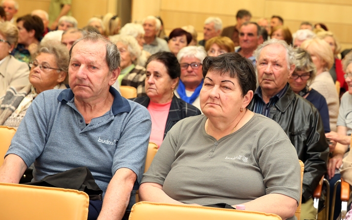 Lakossági fórum a &quot;C&quot; szárnyban - fotó: Sándor Judit