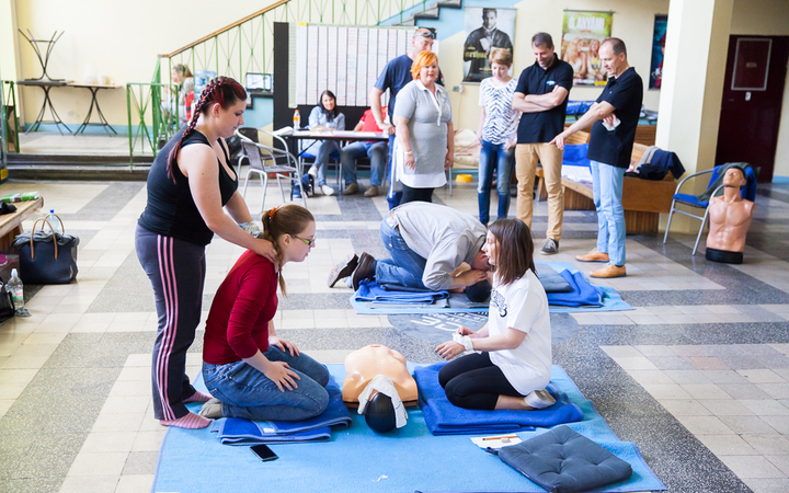 Újraélesztési rekord - A bartókosok és a kézis lányok is beszálltak - fotó: Ónodi Zoltán
