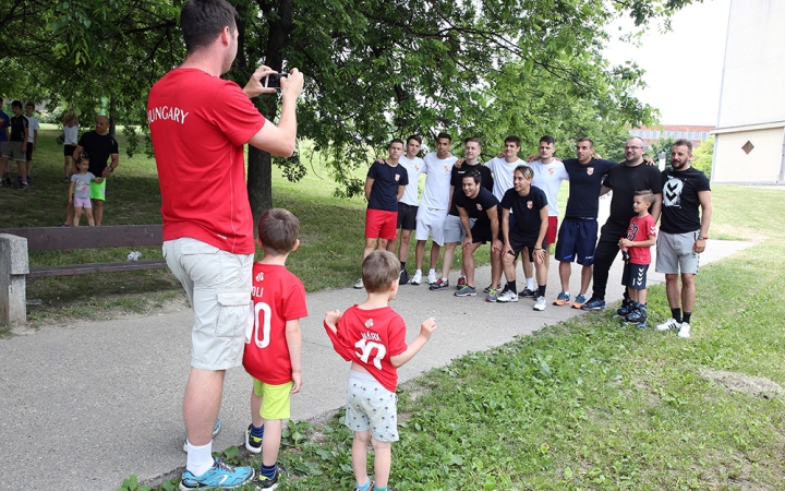 Olimpiai lángfutás a városban - fotó: Sándor Judit