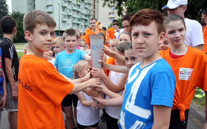 Olimpiai lángfutás a városban - fotó: Sándor Judit
