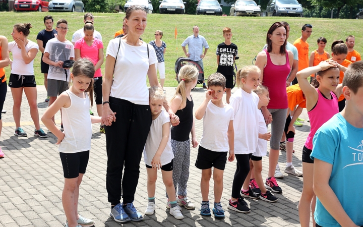 Olimpiai lángfutás a városban - fotó: Sándor Judit