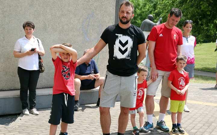 Olimpiai lángfutás a városban - fotó: Sándor Judit