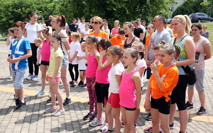 Olimpiai lángfutás a városban - fotó: Sándor Judit