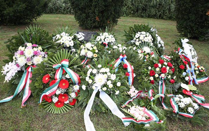 Koszorúzás a Nemzeti Gyásznapon - fotó: Sándor Judit