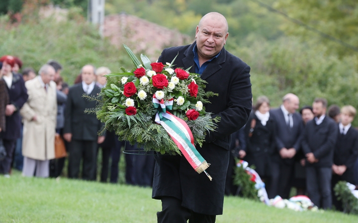 Koszorúzás a Nemzeti Gyásznapon - fotó: Sándor Judit