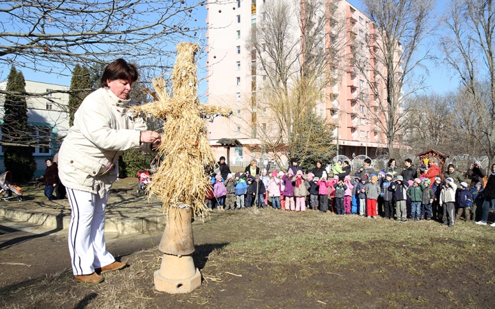 Kiszebáb égetés a Bóbita oviban-2015.02.13. - fotó: Sándor Judit