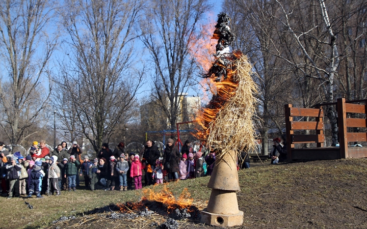 Kiszebáb égetés a Bóbita oviban-2015.02.13. - fotó: Sándor Judit