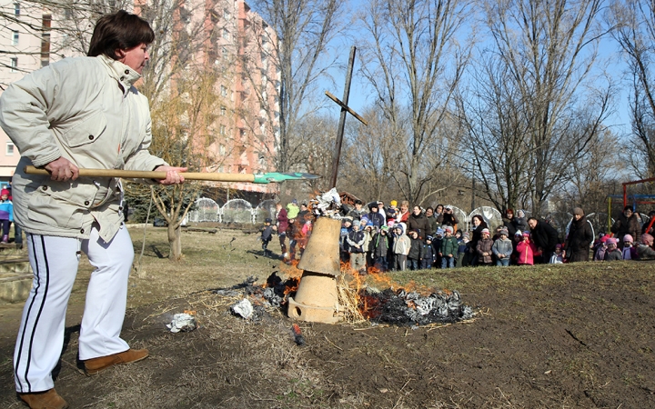 Kiszebáb égetés a Bóbita oviban-2015.02.13. - fotó: Sándor Judit