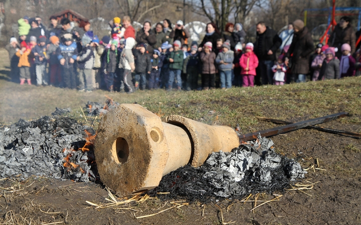 Kiszebáb égetés a Bóbita oviban-2015.02.13. - fotó: Sándor Judit