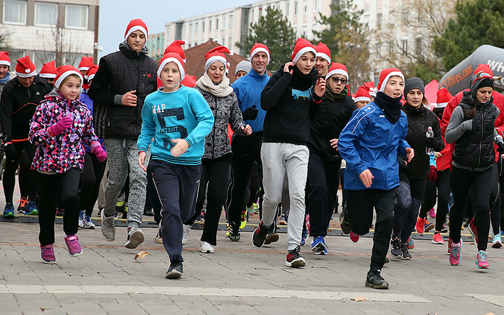 Adventi jótékonysági futás 2017 - fotó: Sándor Judit