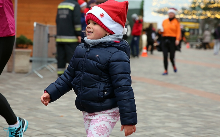 Adventi jótékonysági futás 2017 - fotó: Sándor Judit