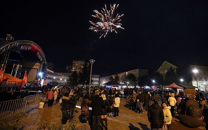 Szilveszteri utcabál 2017 - fotó: Sándor Judit