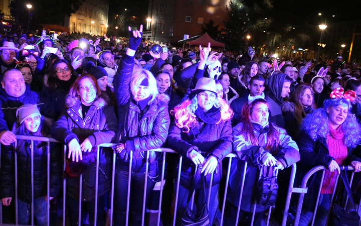 Szilveszteri utcabál 2017 - fotó: Sándor Judit