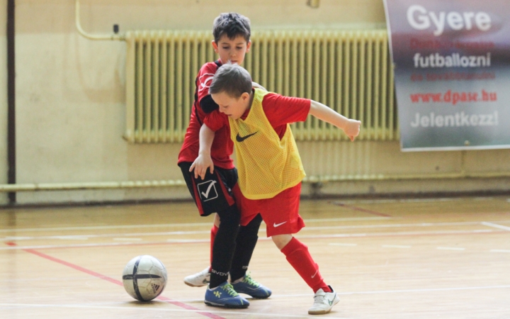 Guruljon a labda! U8 utánpótláskupa - fotó: Ónodi Zoltán