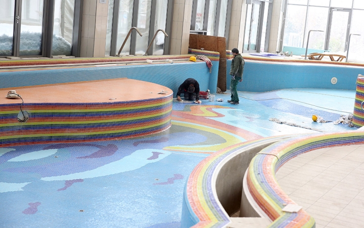 Az élményfürdő felújítása - fotó: Sándor Judit