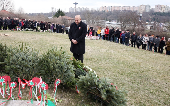 Március 15. - Ünnepség a &#039;48-as emlékműnél - fotó: Sándor Judit