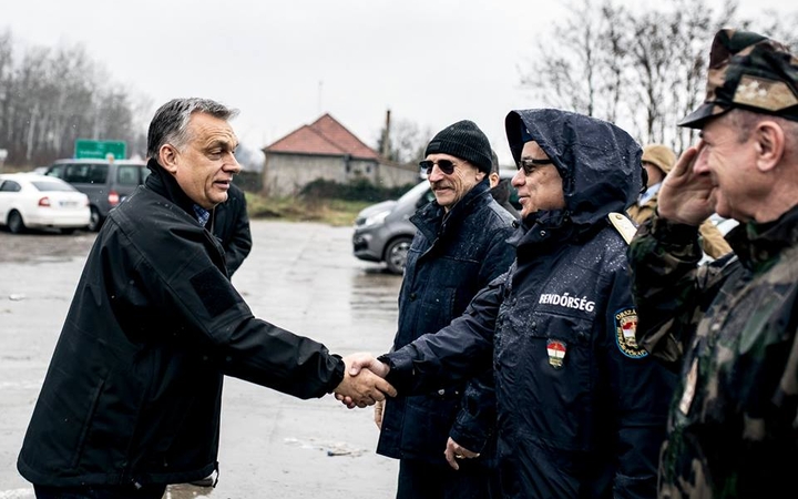 Miniszterelnöki látogatás a déli kerítésnél - fotó: 