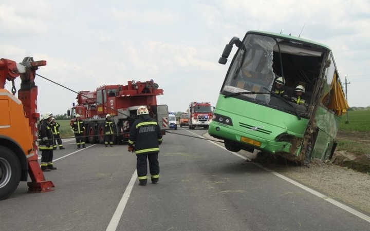 Buszbaleset Börgöndpusztánál - fotó: 