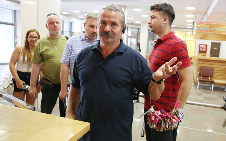 Birtokba vették a városlakók az élményfürdőt - fotó: Sándor Judit