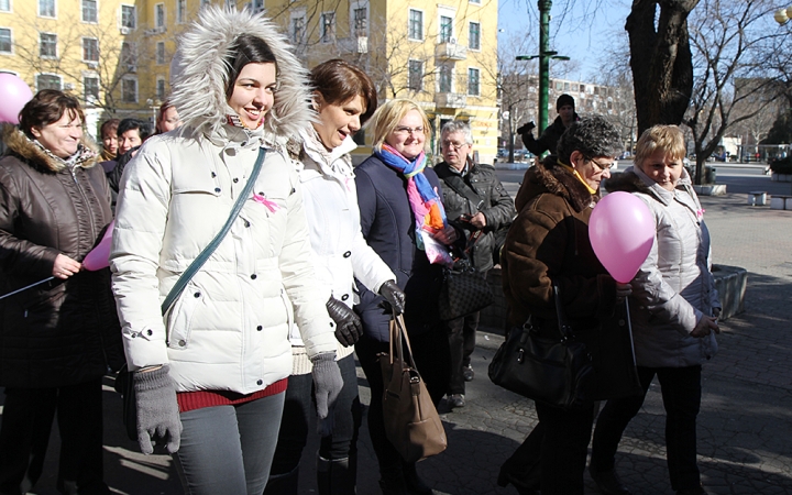 Séta a mellrák ellen-15.03.07. - fotó: Sándor Judit