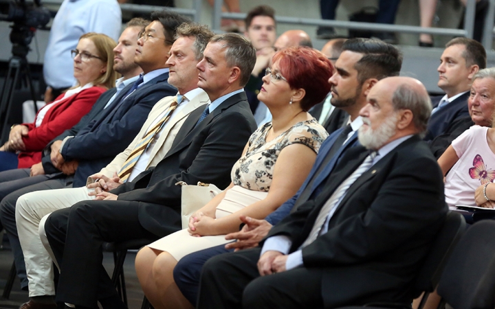 Diplomaosztó az egyetemen (2018)* - fotó: Sándor Judit