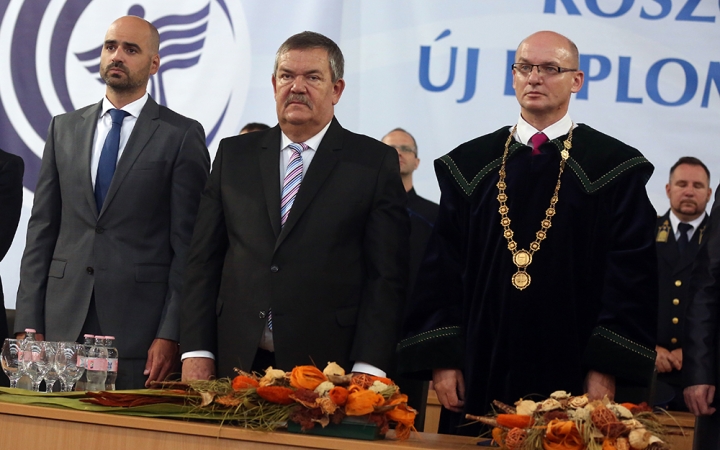 Diplomaosztó az egyetemen (2018)* - fotó: Sándor Judit