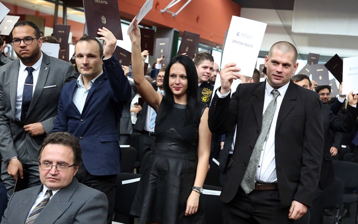 Diplomaosztó az egyetemen (2018)* - fotó: Sándor Judit