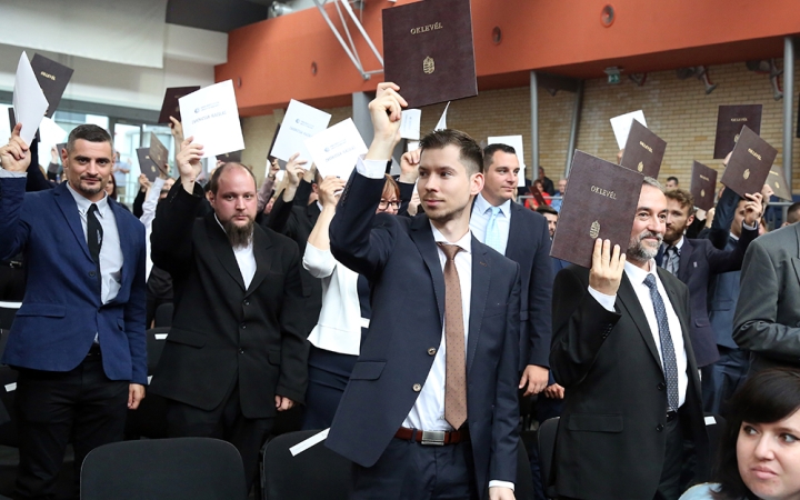 Diplomaosztó az egyetemen (2018)* - fotó: Sándor Judit