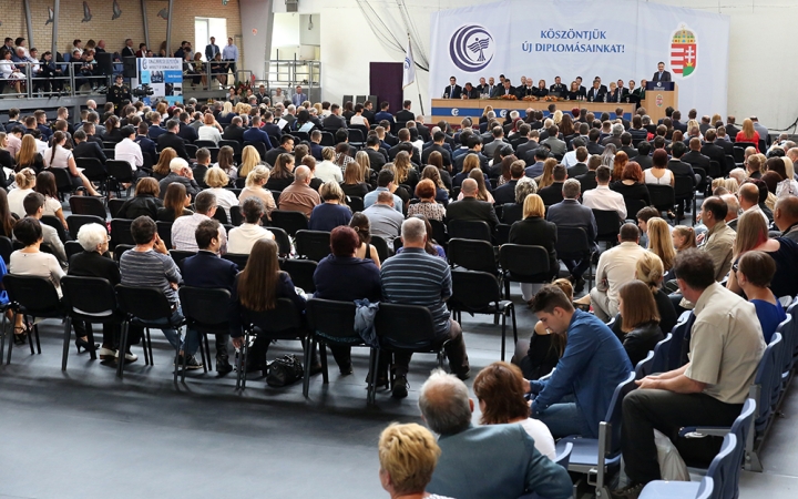 Diplomaosztó az egyetemen (2018)* - fotó: Sándor Judit