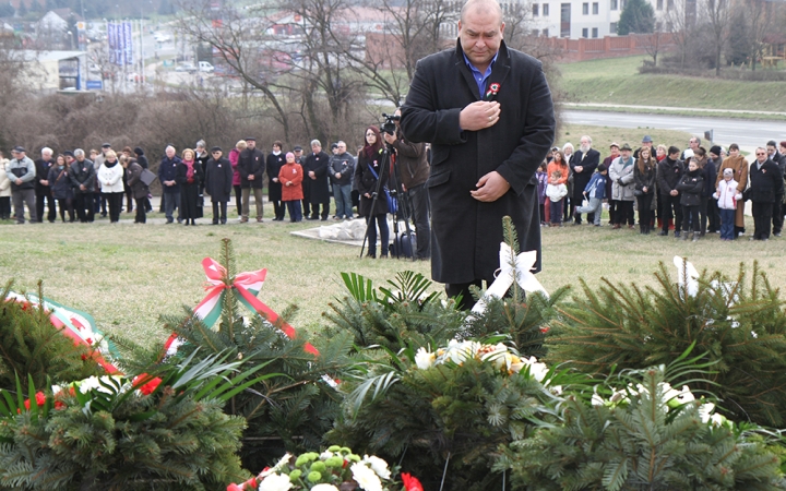 Megemlékezés Dunaújvárosban - fotó: Sándor Judit