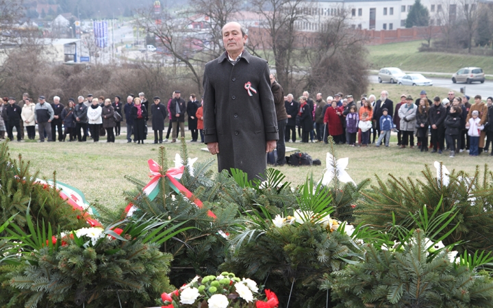 Megemlékezés Dunaújvárosban - fotó: Sándor Judit
