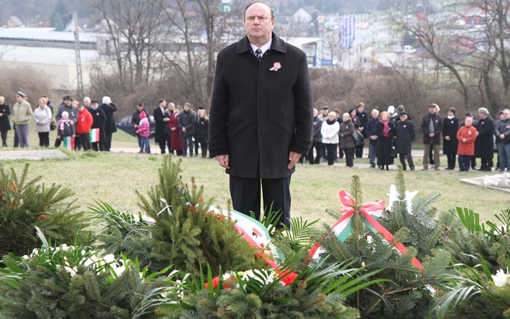 Megemlékezés Dunaújvárosban - fotó: Sándor Judit