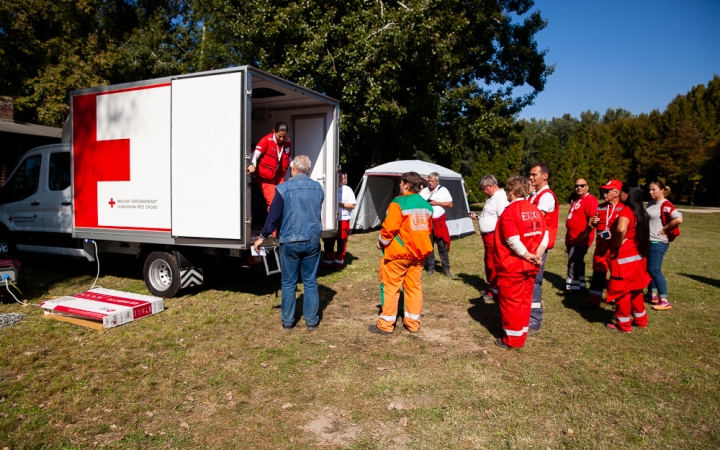 Vöröskeresztes gyakorlat a Szalki-szigeten - fotó: Ónodi Zoltán