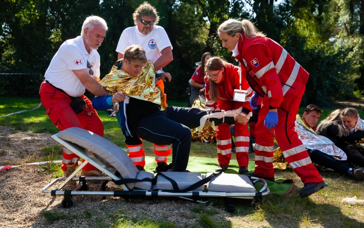 Vöröskeresztes gyakorlat a Szalki-szigeten - fotó: Ónodi Zoltán