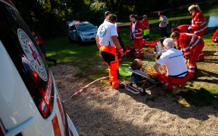 Vöröskeresztes gyakorlat a Szalki-szigeten - fotó: Ónodi Zoltán