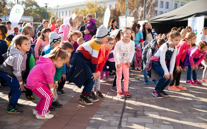 Óriási tesióra a főtéren - fotó: Ónodi Zoltán