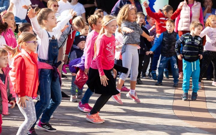 Óriási tesióra a főtéren - fotó: Ónodi Zoltán