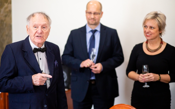 Dr. Bakos Károly köszöntése - fotó: Ónodi Zoltán