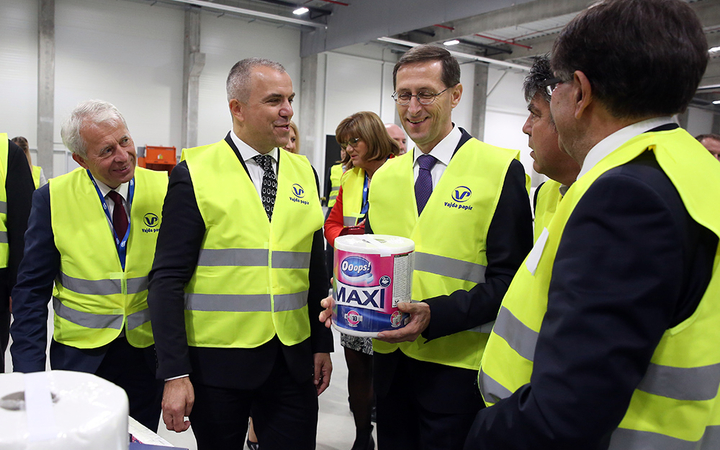 Gyárátadás Dunaföldváron - fotó: Sándor Judit