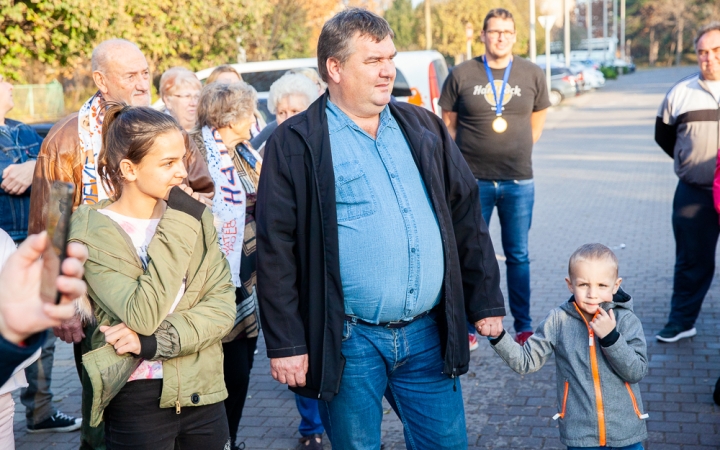 Hazaérkeztek a vízilabdás Szuperlányok - fotó: Ónodi Zoltán