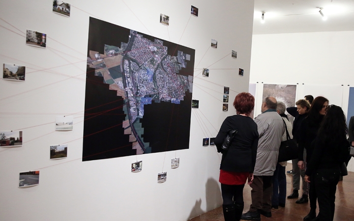 A Fiatalok Fotóművészeti Stúdiójának kiállítása Dunaújvárosról - fotó: Sándor Judit