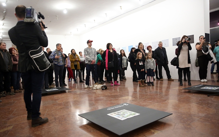 A Fiatalok Fotóművészeti Stúdiójának kiállítása Dunaújvárosról - fotó: Sándor Judit