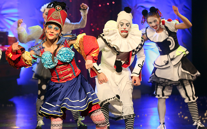 Táncirkusz - Premier a Bartókban - fotó: Sándor Judit