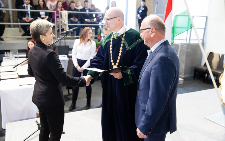 Diplomaátadó az egyetemen (2019. március) - fotó: Ónodi Zoltán